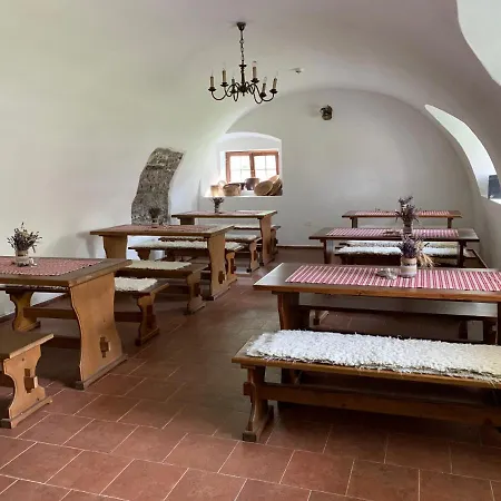 Guest house Zamek Jindrichovice 3*