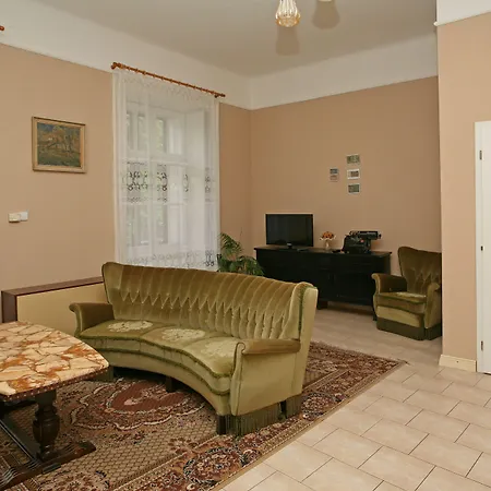 Zamek Jindrichovice Kolinec