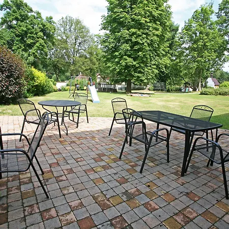Pensionat Zamek Jindrichovice 4*