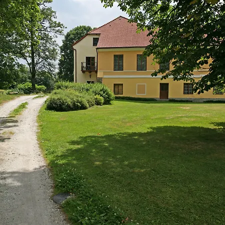 Zámek Jindřichovice Pensión 4*