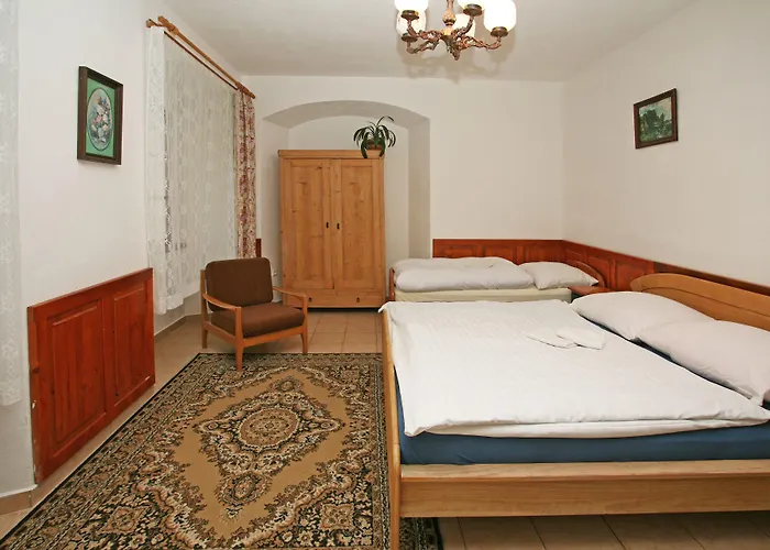Zamek Jindrichovice 4* Kolinec