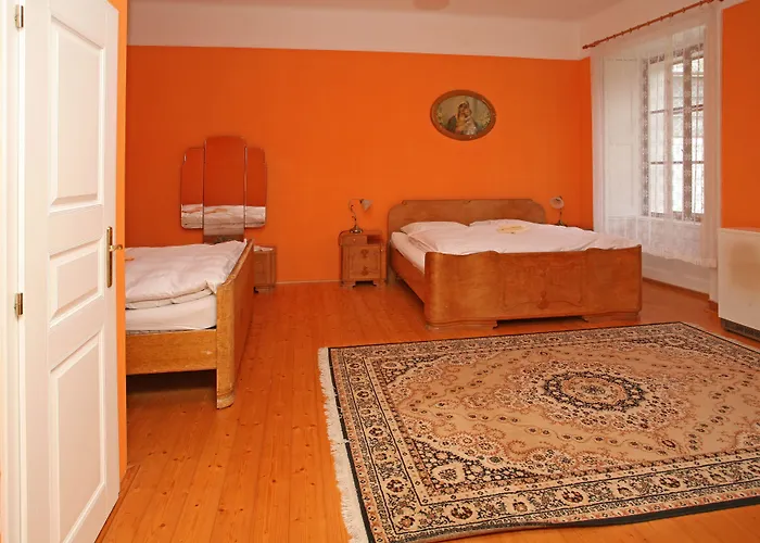 Zamek Jindrichovice Πανσιόν Kolinec