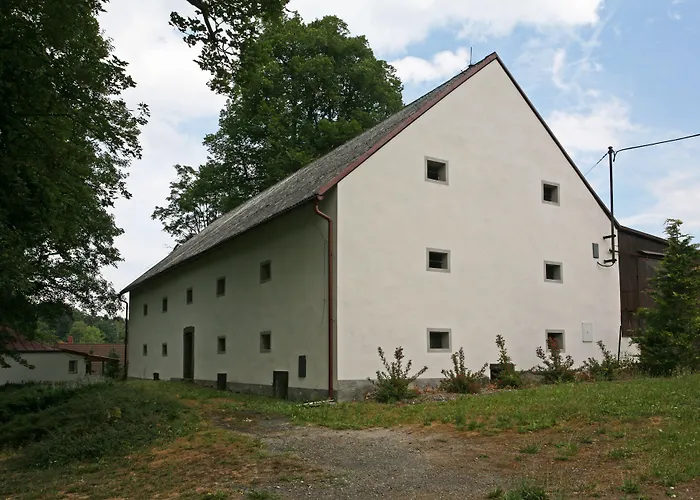 Zamek Jindrichovice Πανσιόν Kolinec