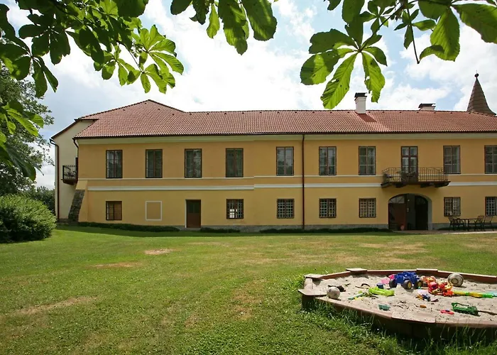 Zamek Jindrichovice Πανσιόν Kolinec